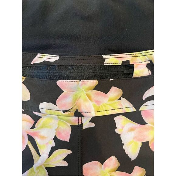 Hurley Women's Standard 2.5" Soft Waistband Boardshort - Picture 5 of 7